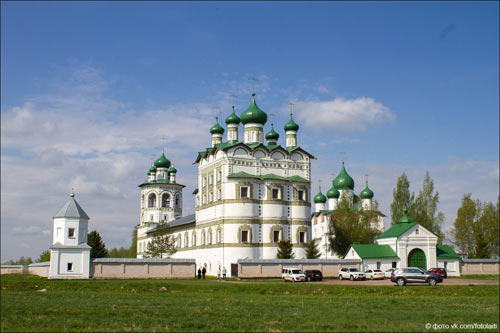 Николо-Вяжищский ставропигиальный женский монастырь.
